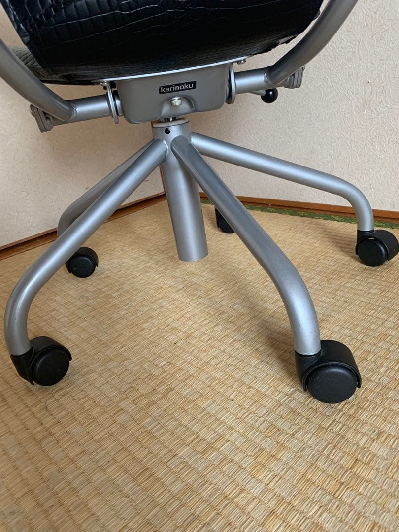 廃盤モデル　希少　カリモク　クロコ 合成皮革製