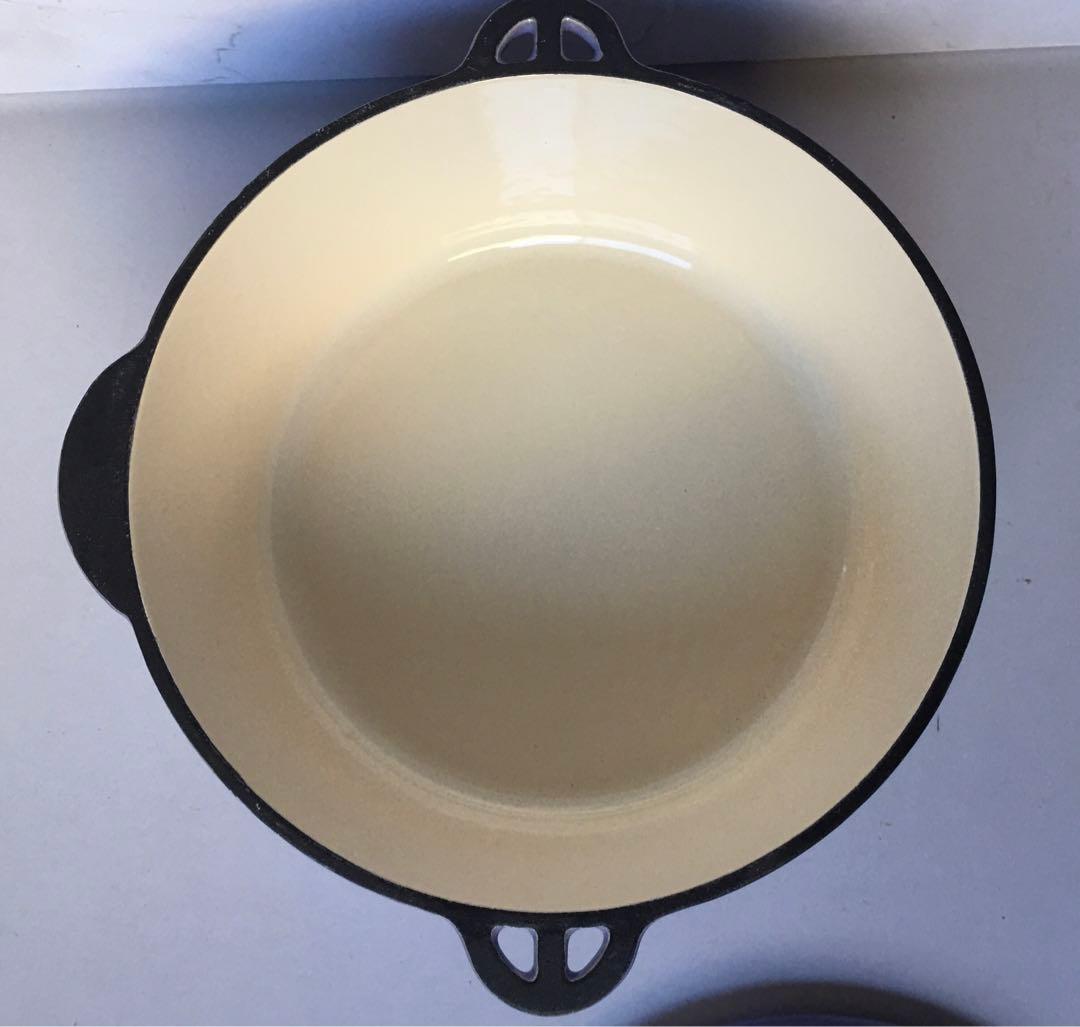 両手 鋳物 ホーロー鍋　20cm