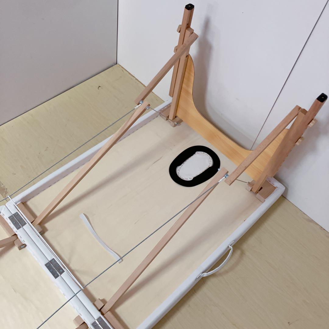 折りたたみ　エステベッド　マッサージベッド　簡易ベッド　カラーホワイト