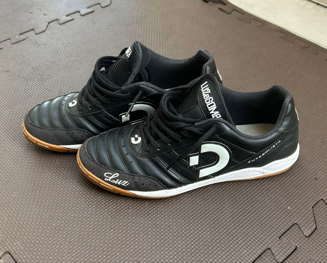 最終価格ルースイソンブラ　デスポルチ　フットサルシューズLUZ e SOMBRA