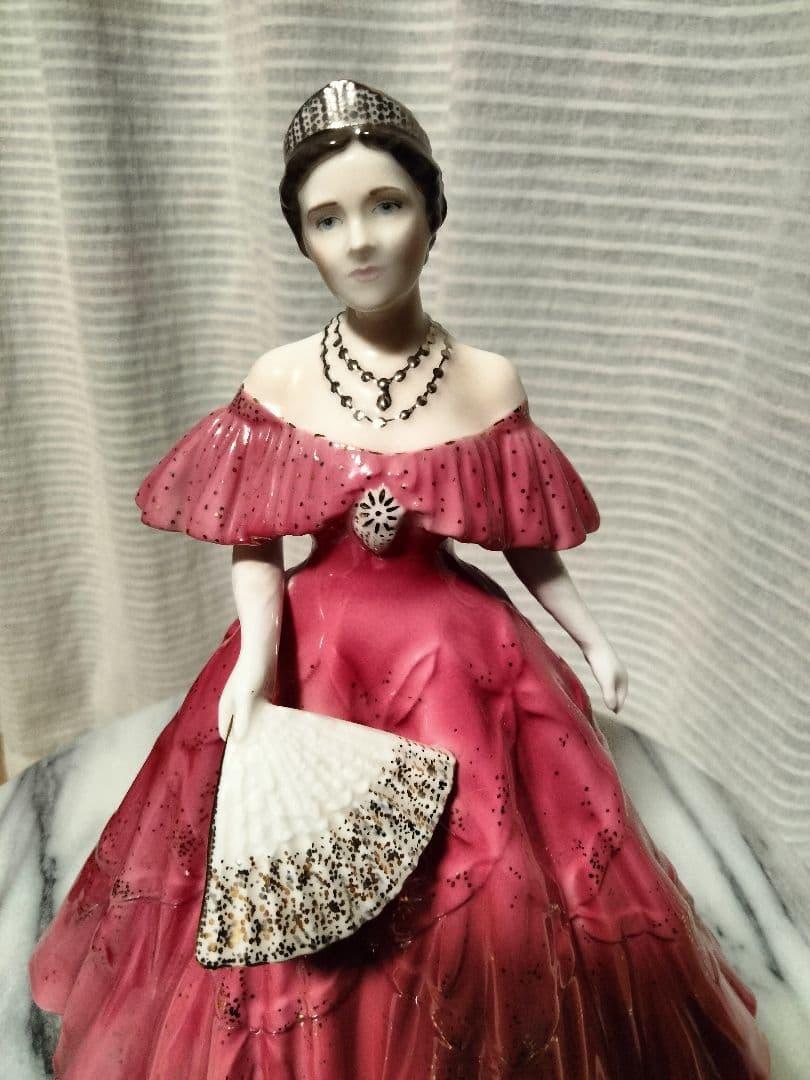 ❣️ロイヤルウースター❣️フィギュリン クイーン・マザーへの賛辞 美品 レア