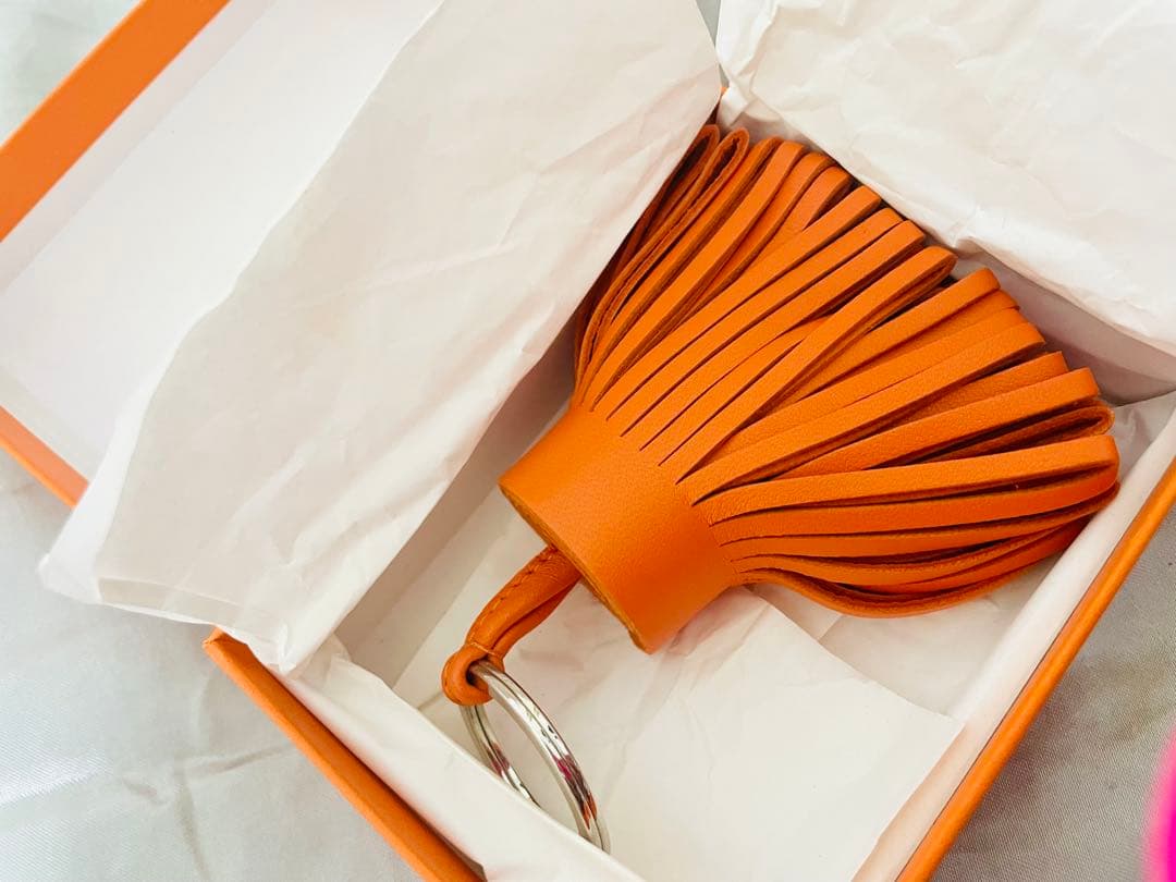 新品同様HERMES ★カルメンチャーム♪