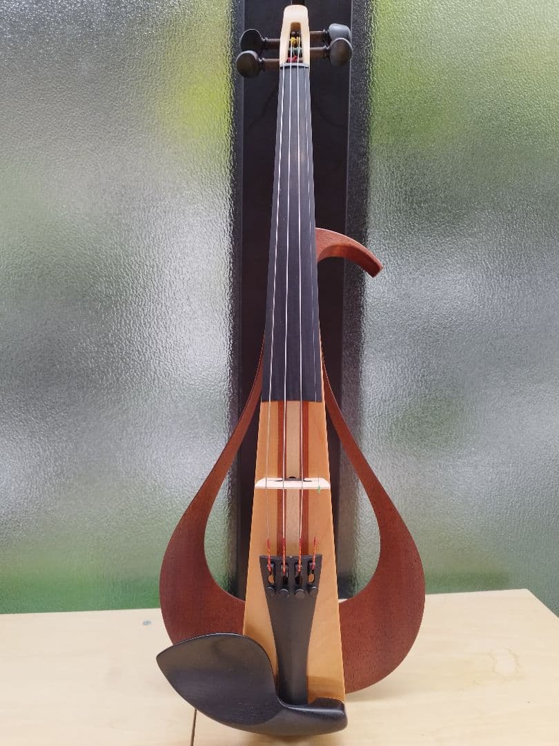 YEV104 エレクトリックバイオリン 4弦 ハードケースと弓付き