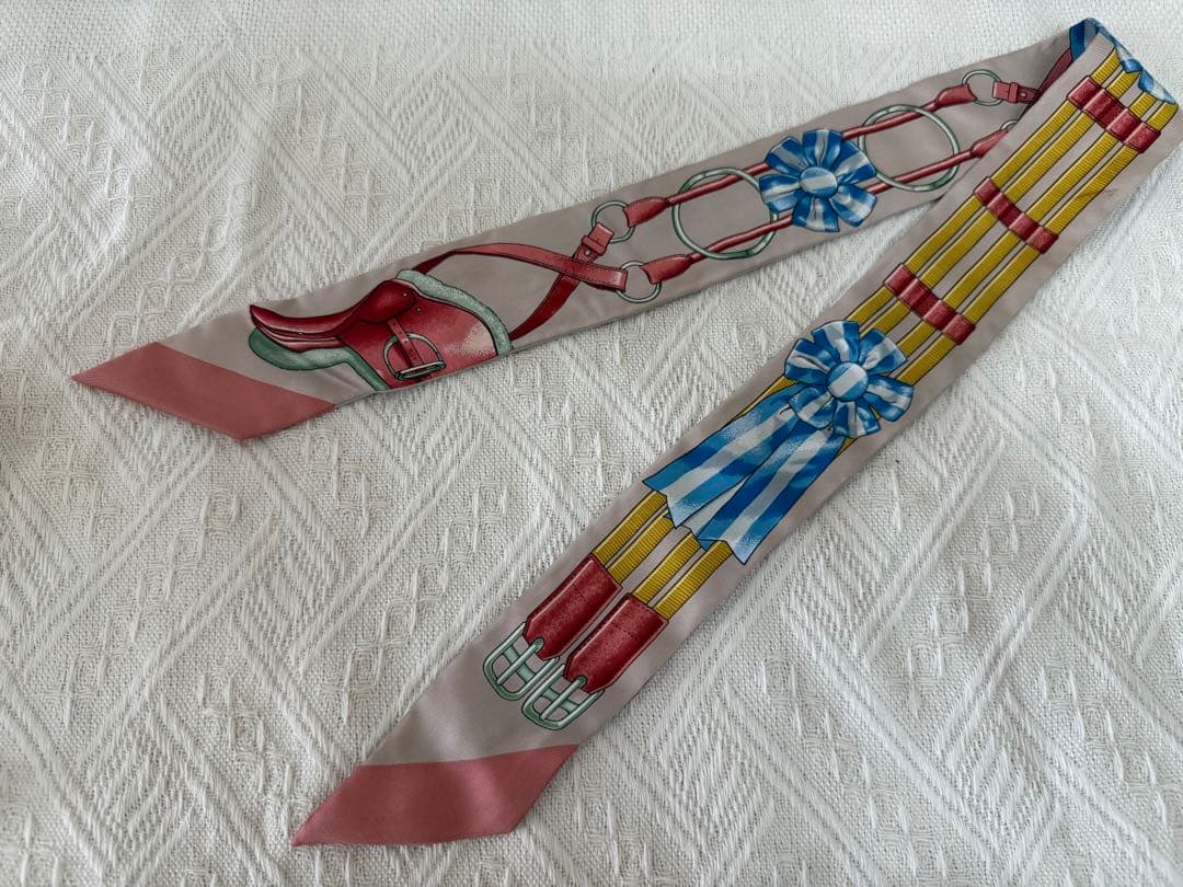 HERMES リボンデザイン スカーフ