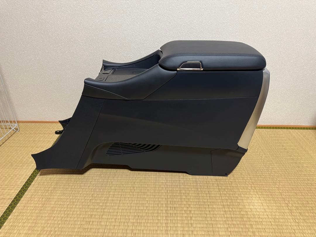 ヴェルファイア30 コンソールボックス