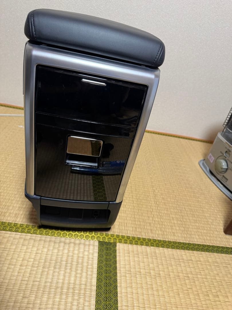 ヴェルファイア30 コンソールボックス