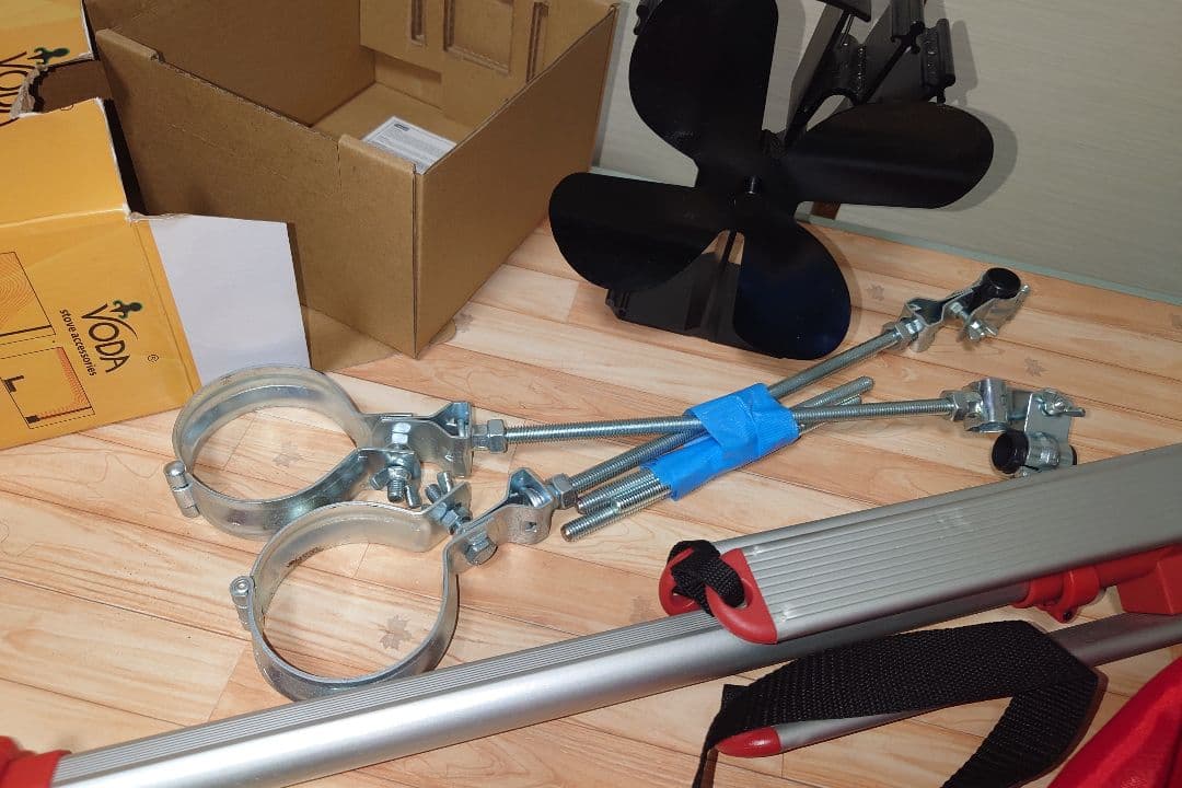 マウントスミ オーラ系用 新品と中古煙突色々と水タンクとストーブファン他