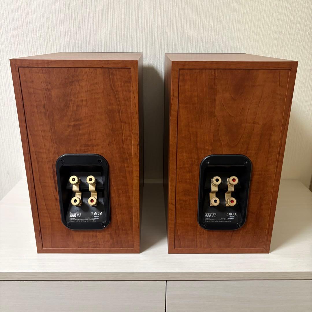 Bowers & Wilkins 685S2 スピーカー