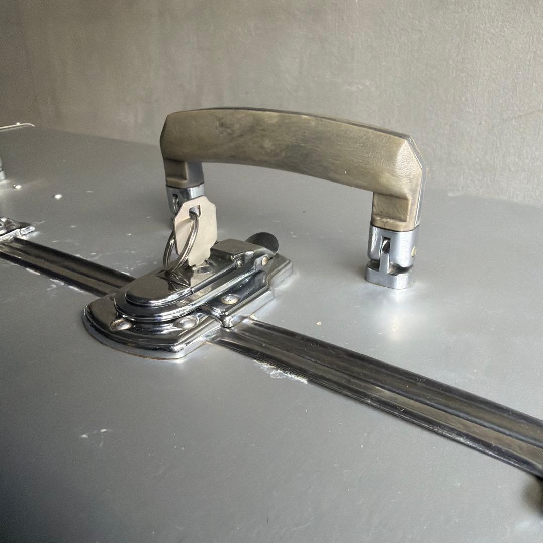 オールドヴィンテージ　アルミトランクケース　キャスター付き　鍵付き