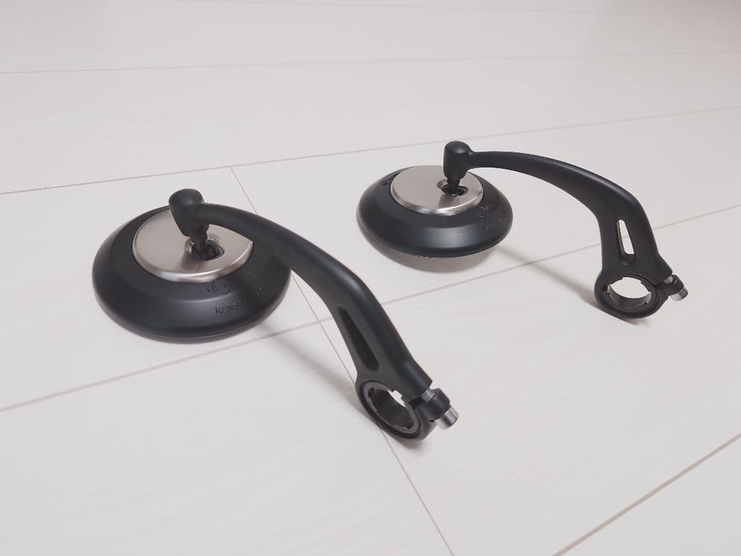 トライアンフ　ボンネビルボバー　純正ミラー