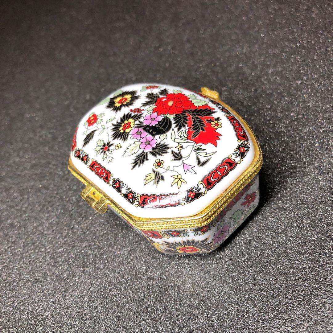 【未使用品】マイセン 金彩フラワー ピルケース  小物入れ