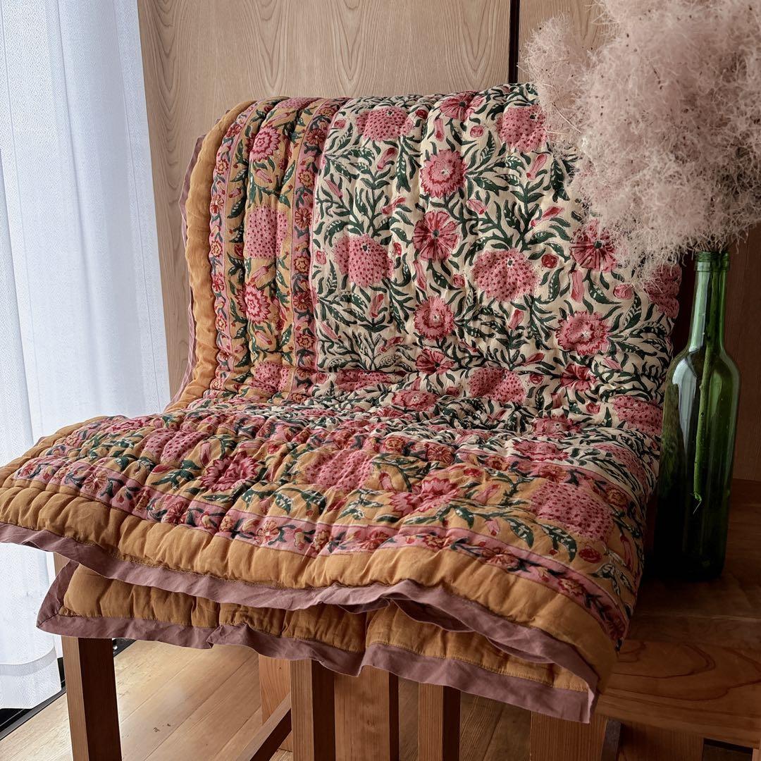 未使用※インド ブロックプリント 中綿入りキルト オレンジイエロー　マルチラグ