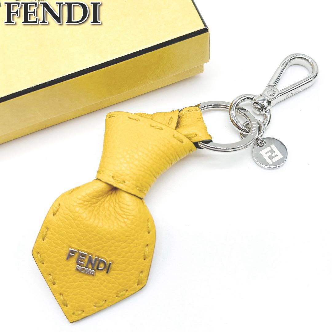 FENDI フェンディ セレリアキーチャーム イエロー★C80