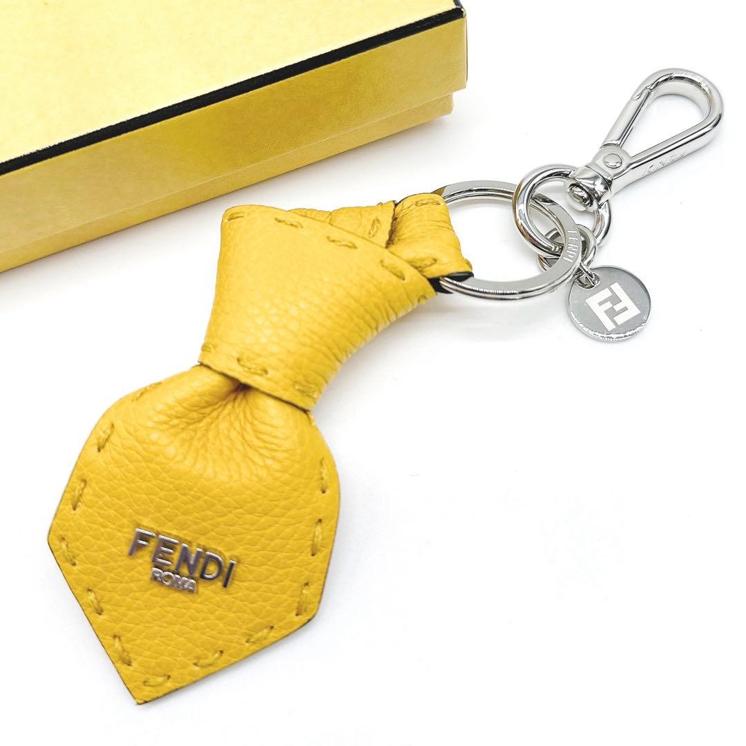 FENDI フェンディ セレリアキーチャーム イエロー★C80