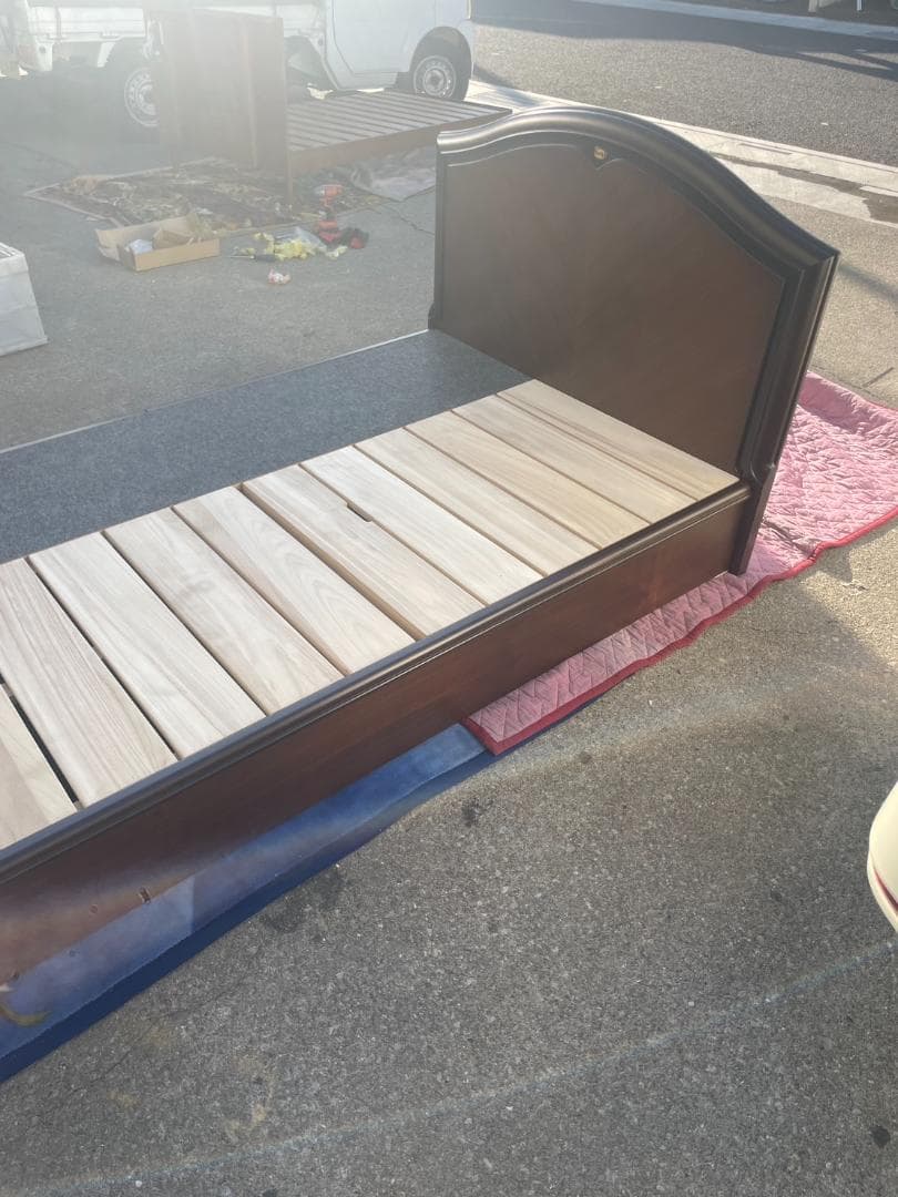 T♢918 シモンズ セミダブルベッドフレーム 引き出し付 地域限定組立送料無料