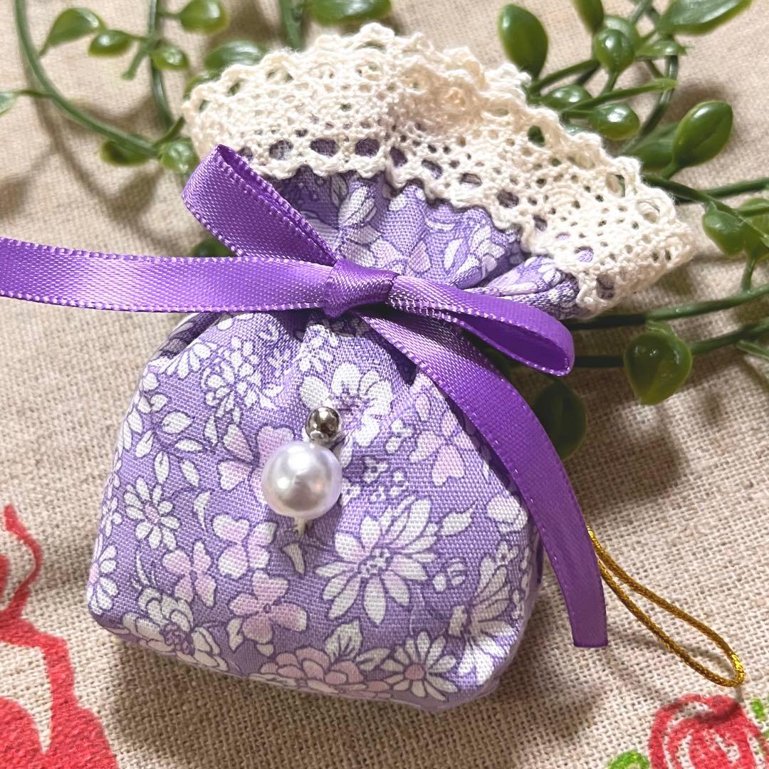 No.2302-23 ミニストラップサシェ（香り袋）春の小花柄＊パール ③