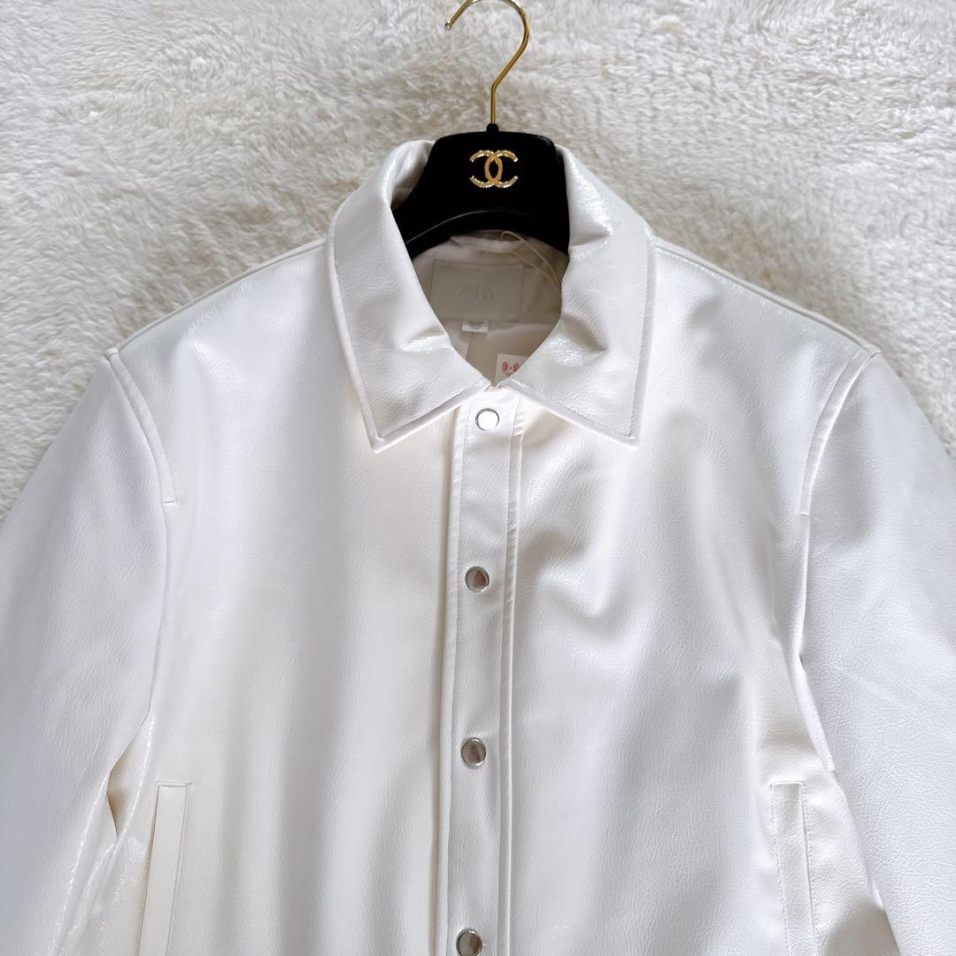 新品タグ付き✨【ZARA】光沢フェイクレザージャケット オフホワイト Mサイズ