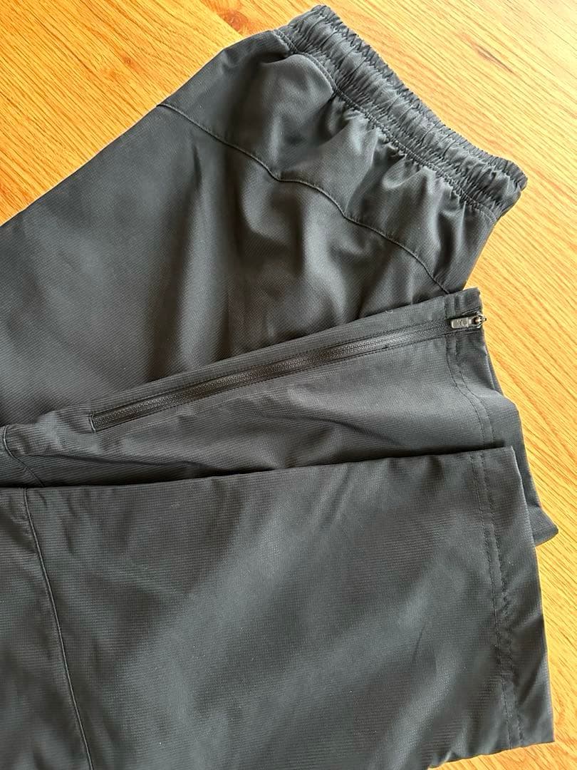 新品タグ付き★アンダーアーマー★ウインドパンツ　XL メンズ 黒