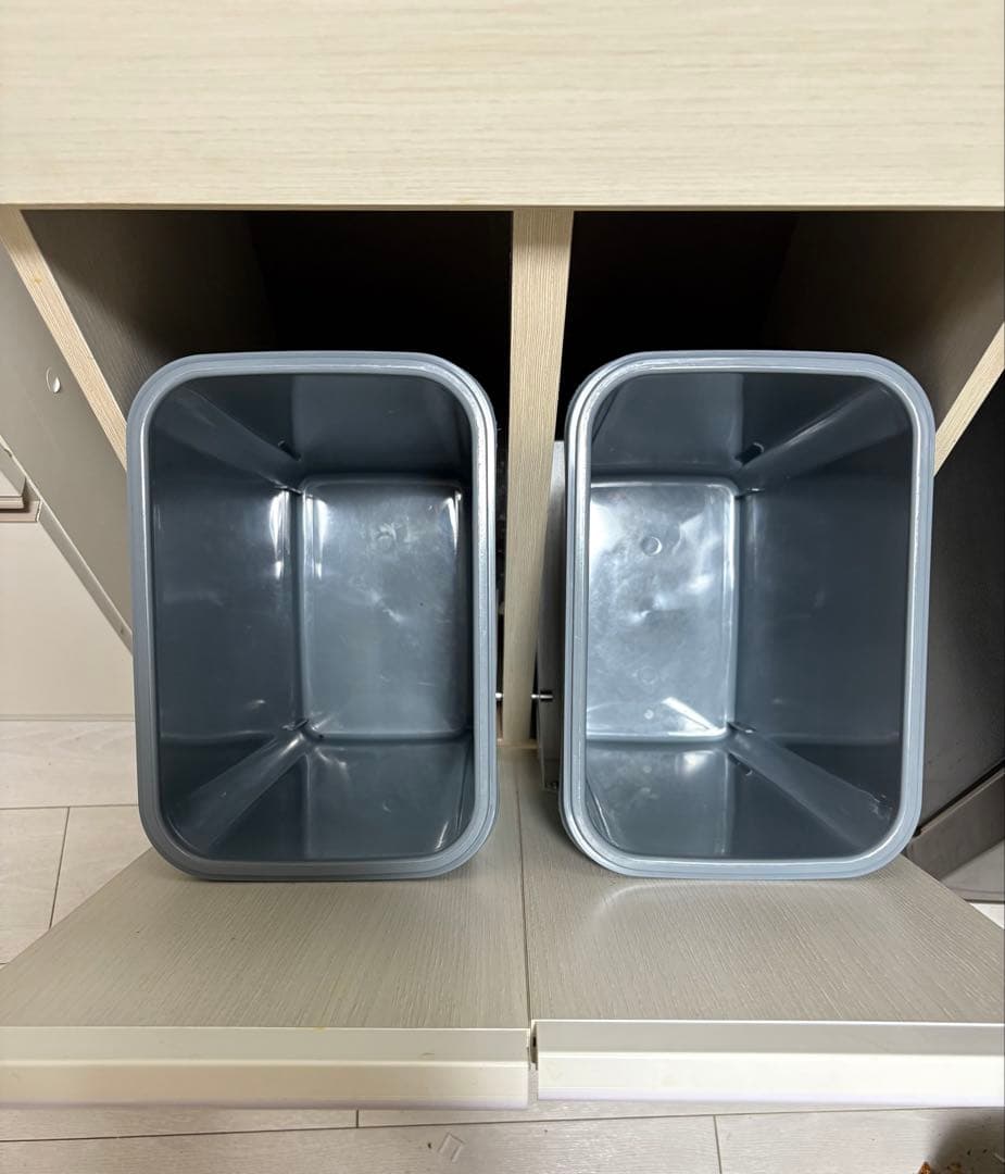 ホワイト収納キャビネット 引き出し付き　ゴミ箱　分別