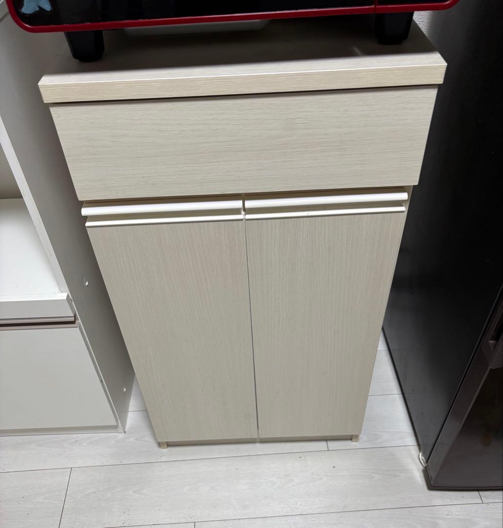ホワイト収納キャビネット 引き出し付き　ゴミ箱　分別