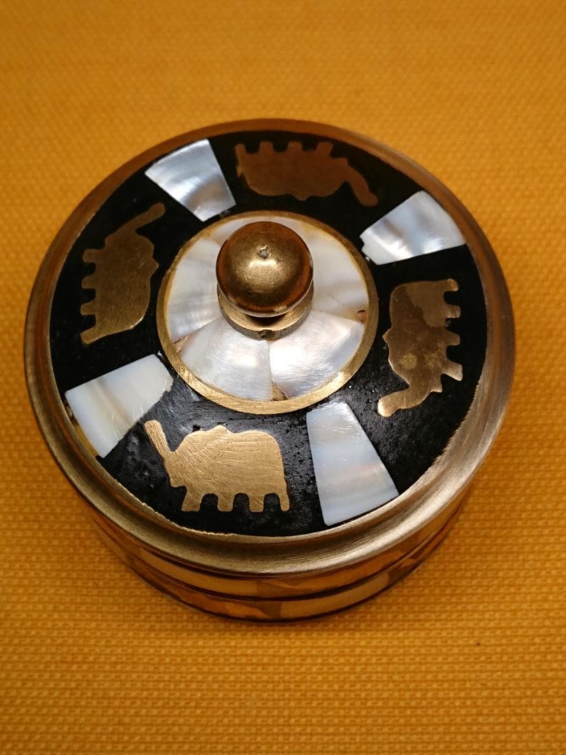 【美品】小物入れ　象嵌　銅製　置物　インテリア　工芸品　美術品　A1672