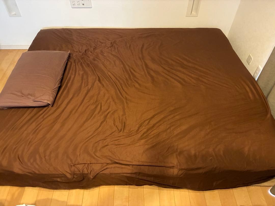 コアラマットレス　クイーンサイズ　多少汚れなどあり(沈みはほんの少し)