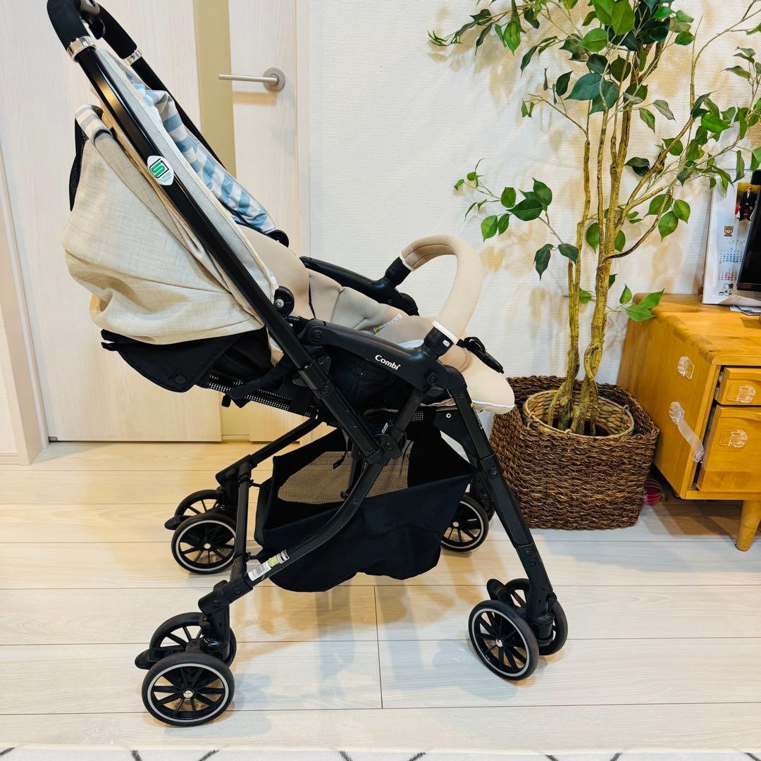 チィ コンビ　メチャカルハンディ　オート4キャス　ベビーカー ベージュ