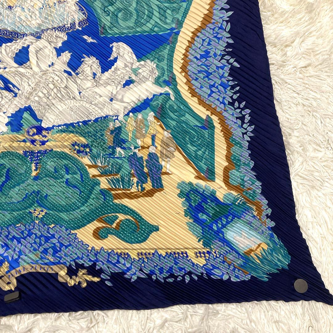 美品HERMES【王の楽園】カレプリセ プリーツカレ 絹　大判 総柄 スカーフ青