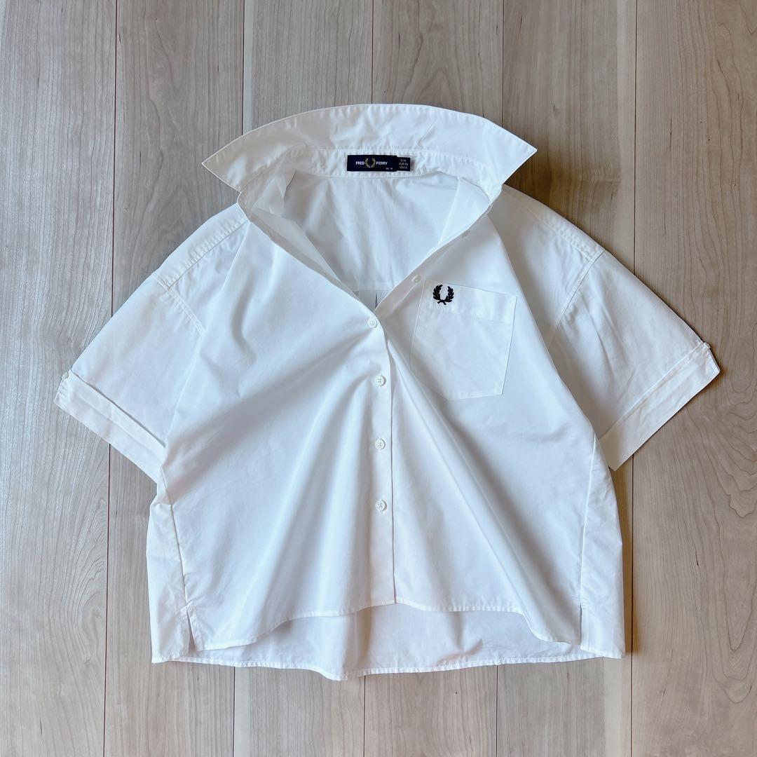 美品＊フレッドペリー FRED PERRY 半袖シャツ 白 ロゴ刺繍 UK10