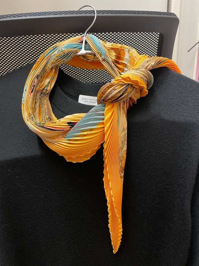 エルメス スカーフ プリーツ イエロー 中古 タンザニア マルチカラー