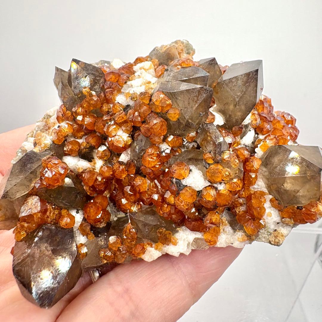 555 中国福建省産　ガーネット&スモーキークォーツ