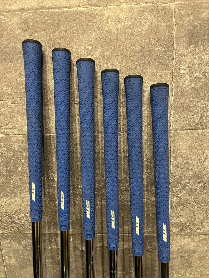 スリクソン zx7 アイアン 5〜p ダイナミックゴールドmid115 s200