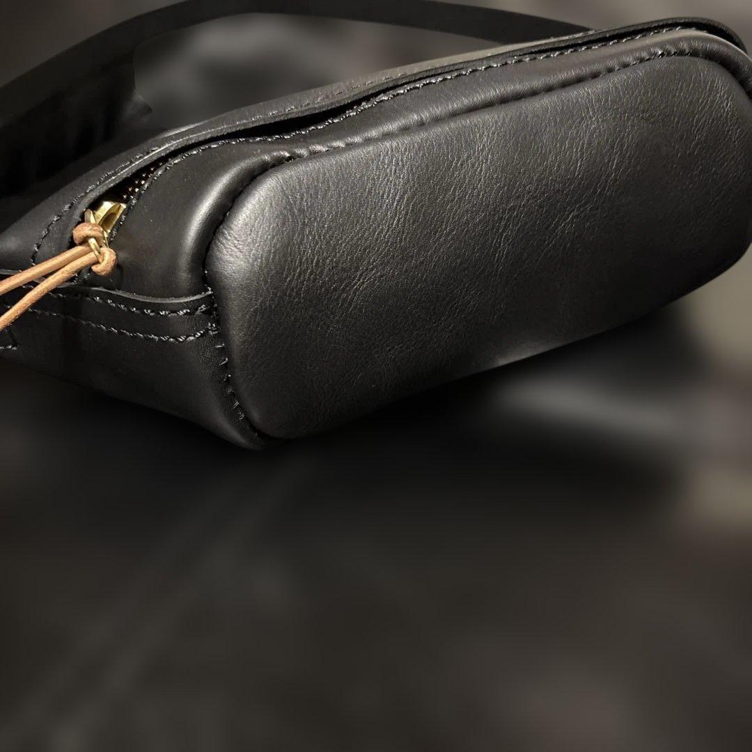 HERZ レザー ボディバッグ ブラック