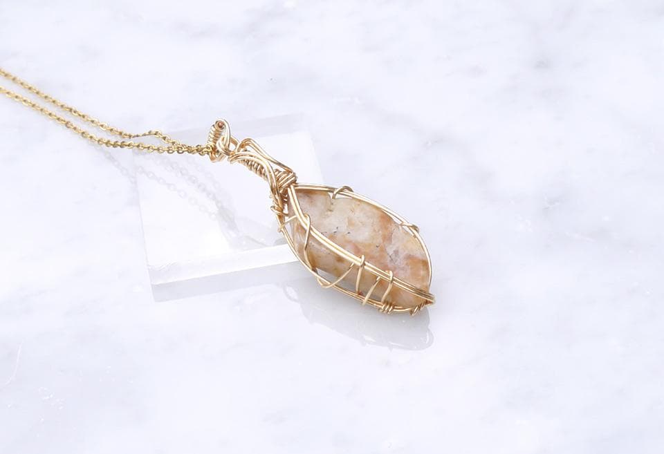 アゾゼオ ハニー＆クリームアゼツライト ペンダント◇