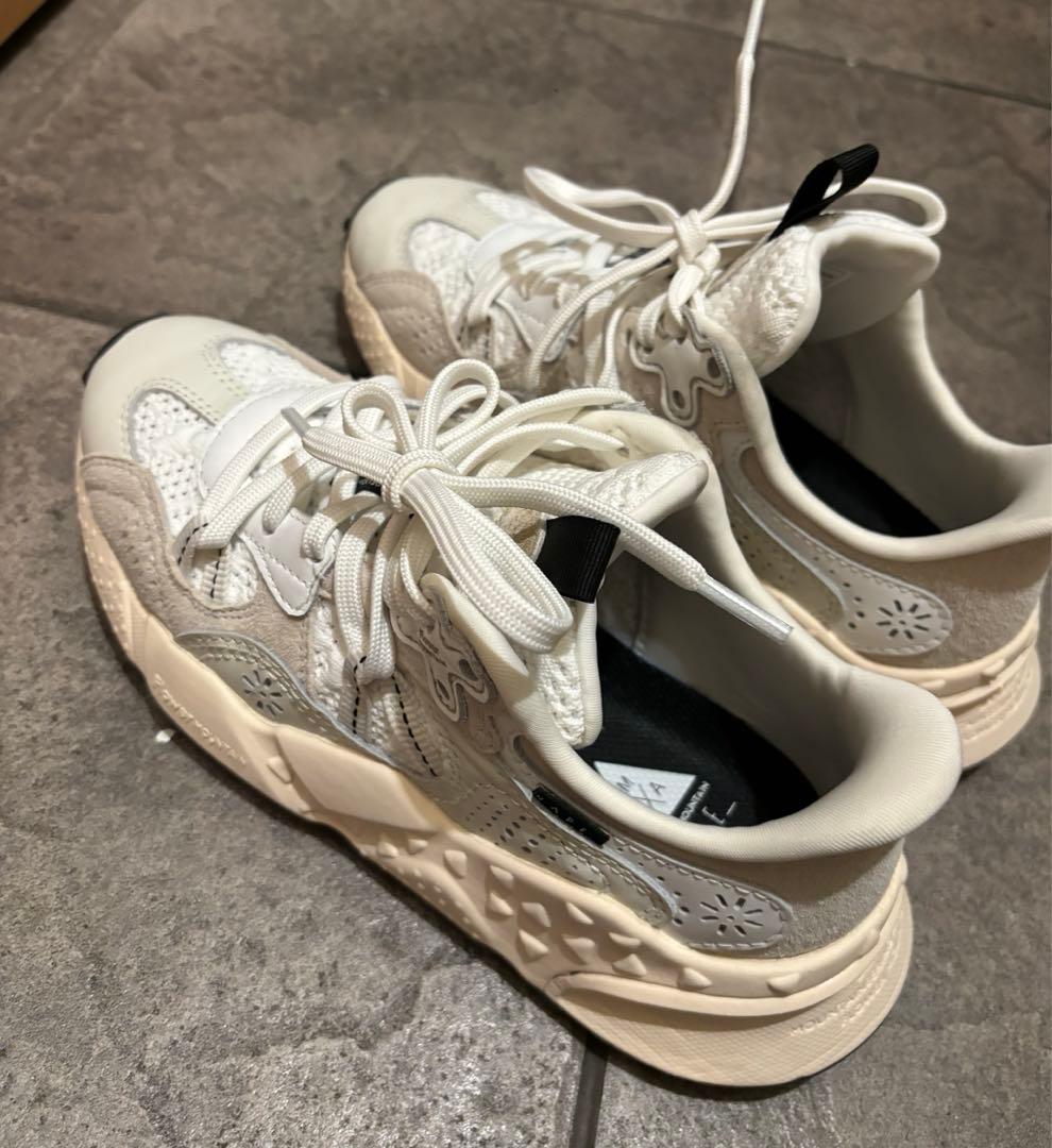 フラワーマウンテン　スニーカー　TIGER HILL ホワイト　23.5