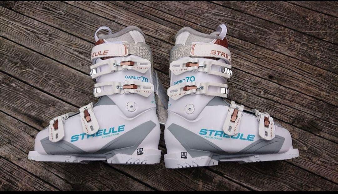 新品 シュトロイレ スキーブーツ STREULE GARNET 70 23cm