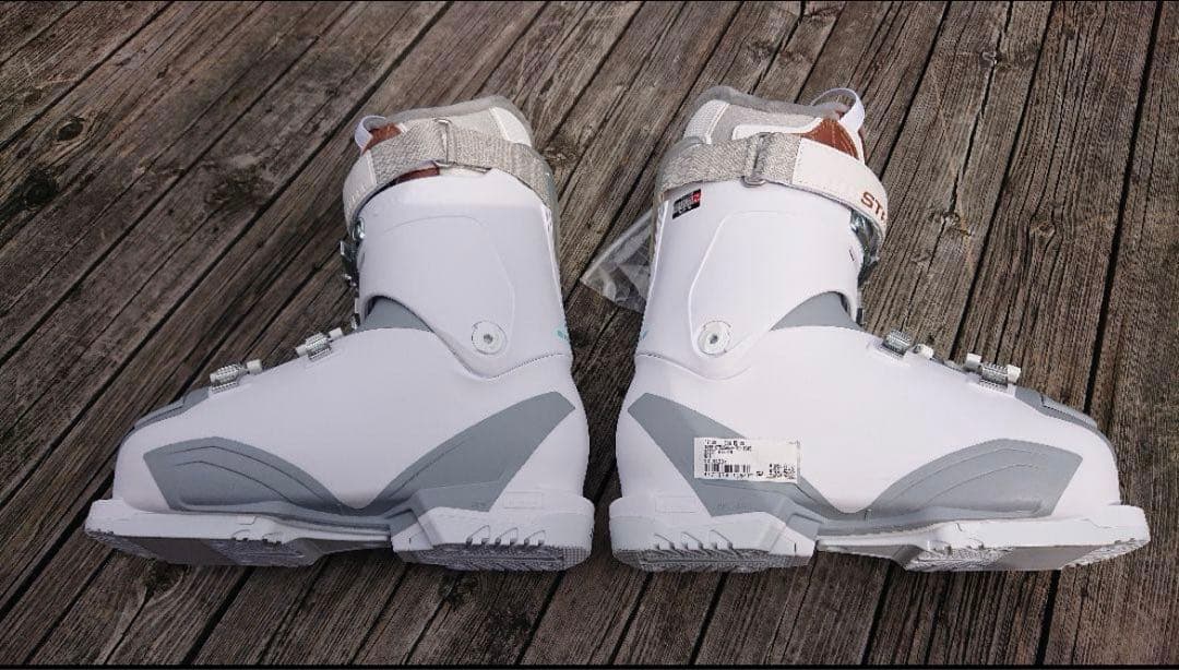 新品 シュトロイレ スキーブーツ STREULE GARNET 70 23cm