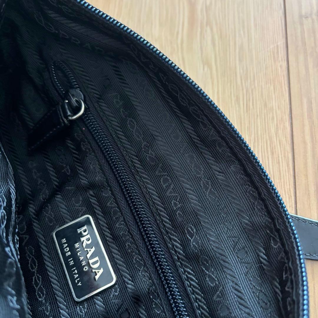 プラダ　ショルダーバック