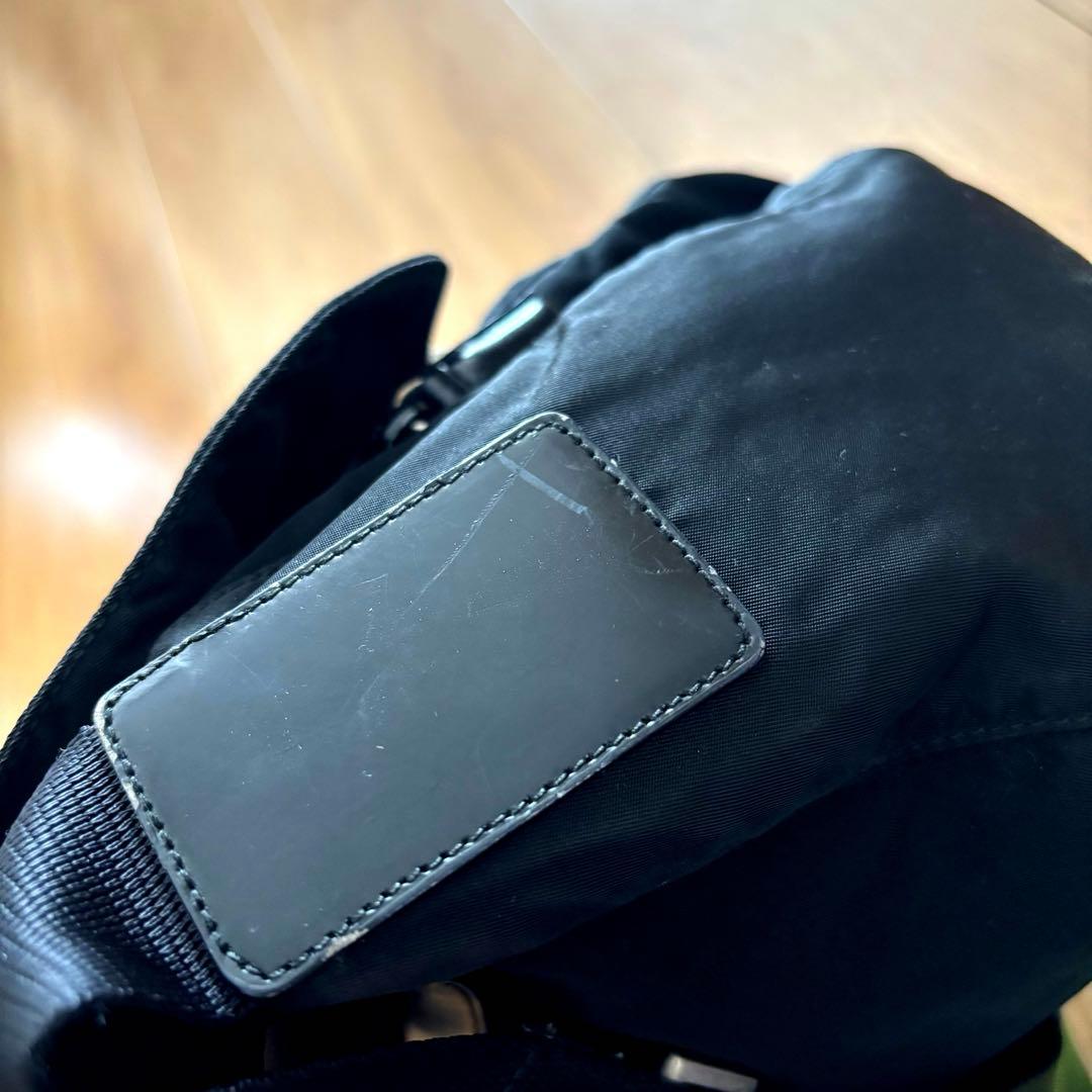 プラダ　ショルダーバック