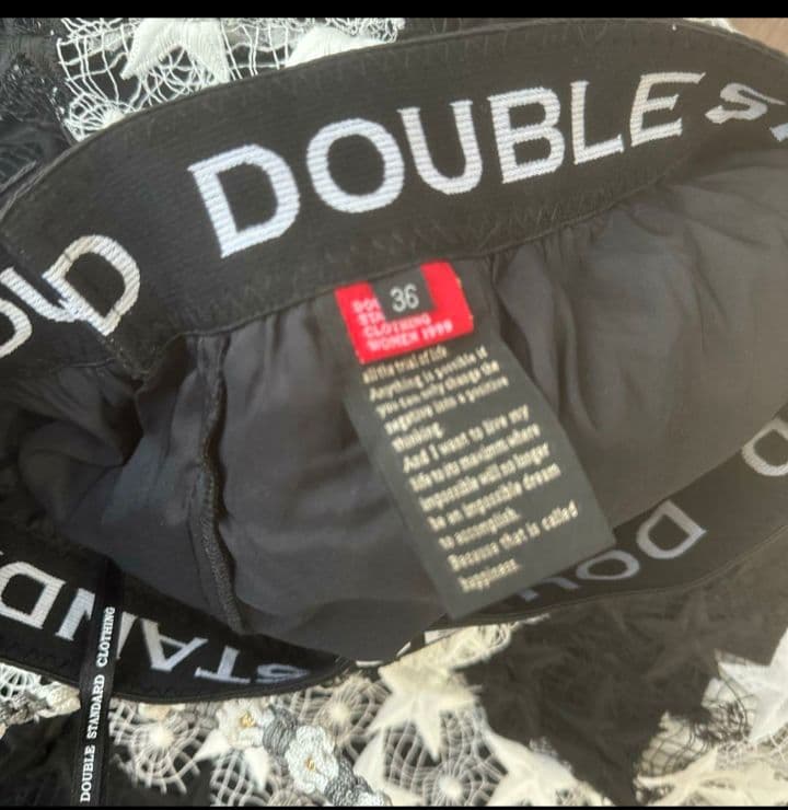 週末値下ダブルスタンダード星柄レーススカート　スター黒白