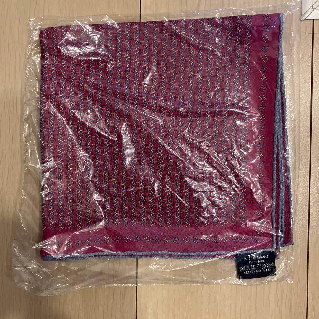 幾何学模様 100%シルク スカーフ