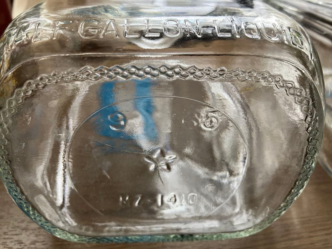 LAWSON’s ガラス瓶 2個セット ブルーキャリーケース付き