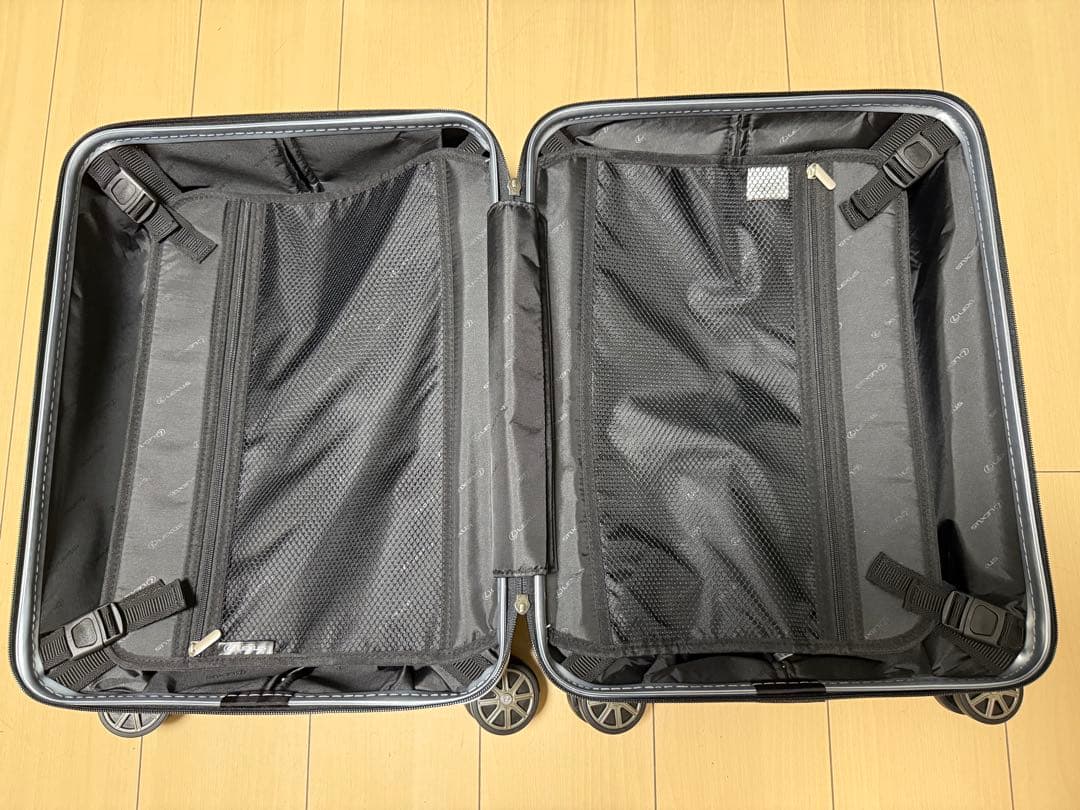 Lexus キャリーケース　機内持ち込み