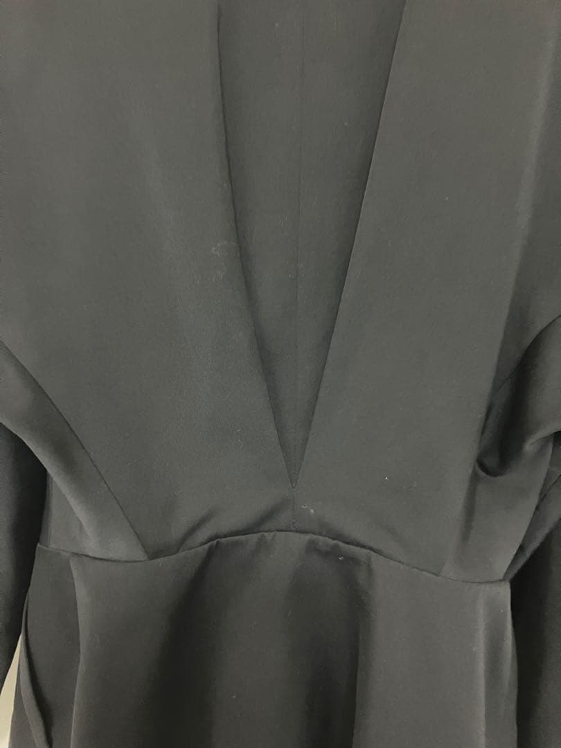 イッセイミヤケ 黒のブレザー フレア裾デザイン