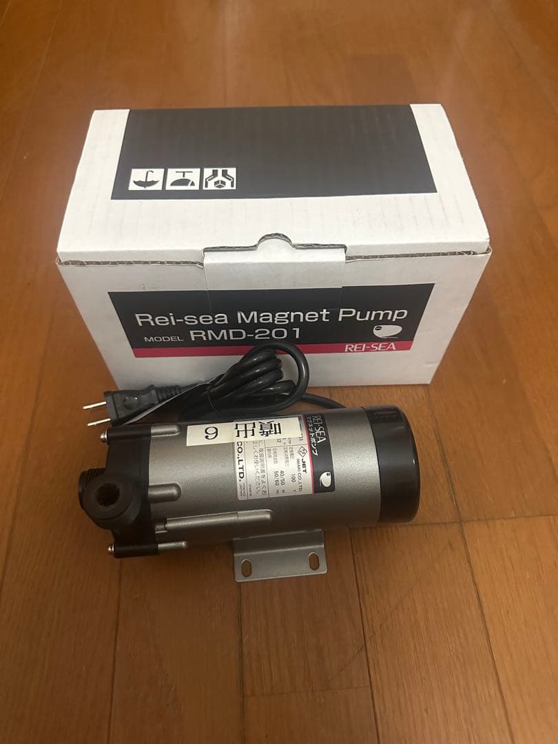 美品　レイシー マグネットポンプ RMD-201