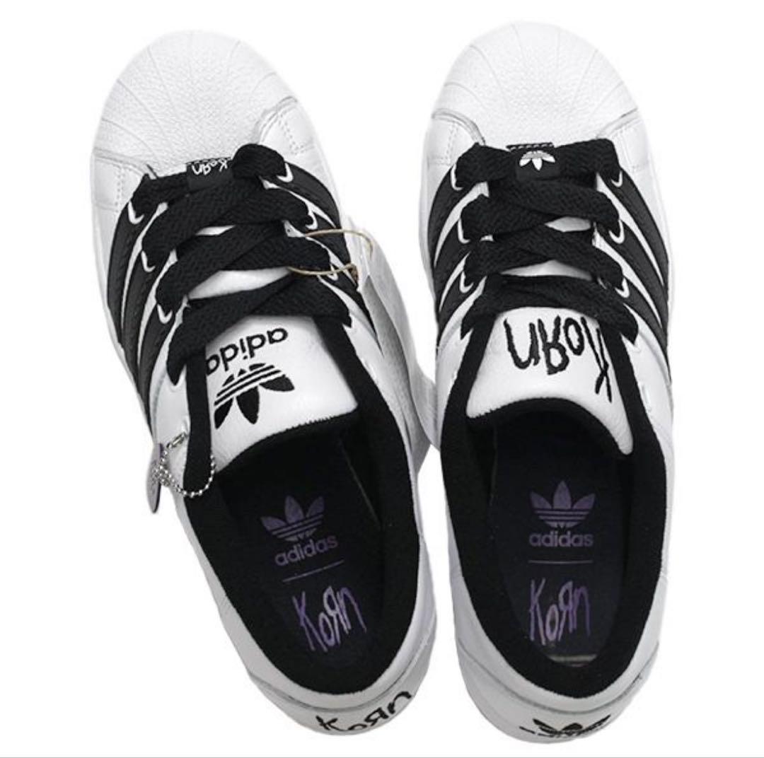 ADIDAS×KORN コラボスニーカー