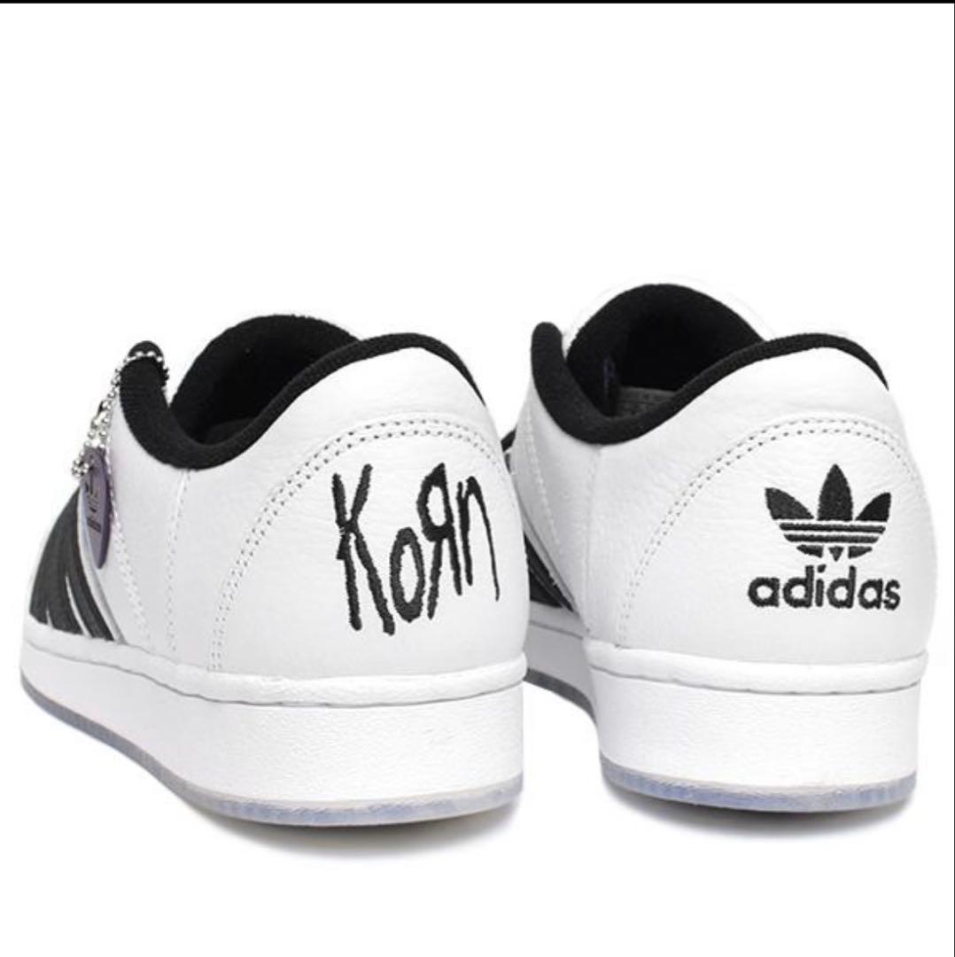 ADIDAS×KORN コラボスニーカー