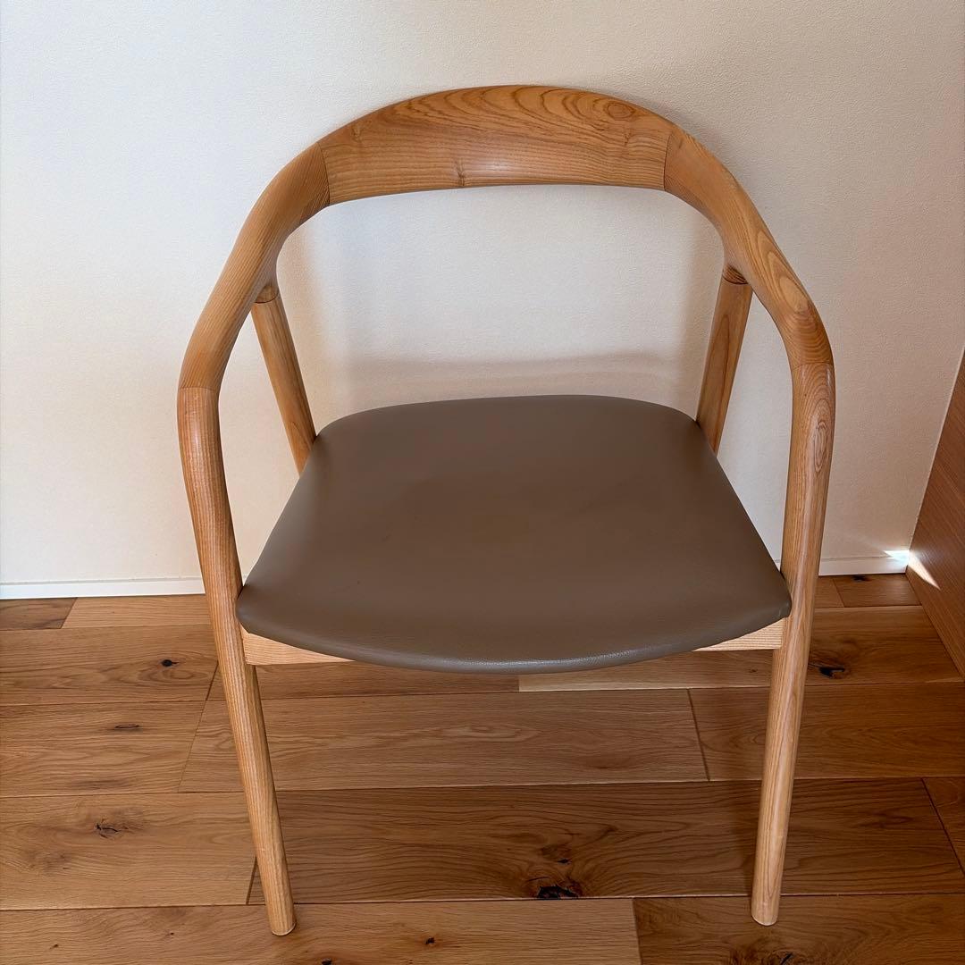 norna ダイニングチェア　ナチュラル　ウッド　合成皮革　無垢　肘付き　アーム