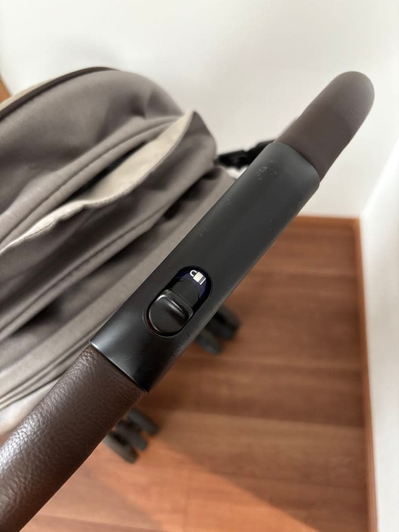 今だけ特別値下げ！2024年製 ラクーナクッションフリープラス AC