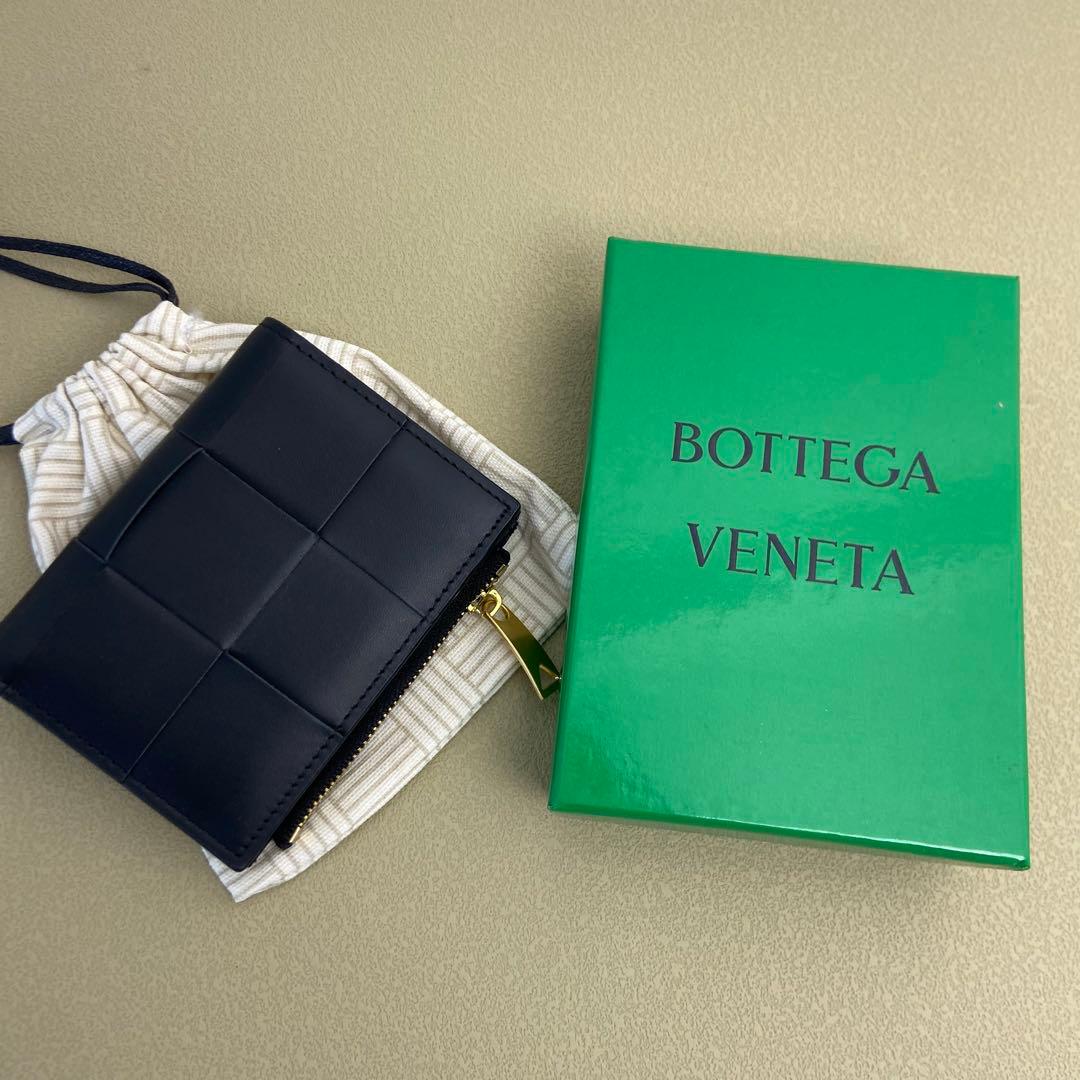 Bottega Veneta ブラック レザー 二つ折り財布